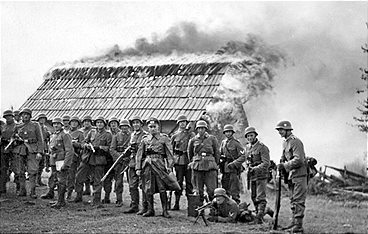 Osteuropa zwischen Hitler und Stalin - Das große Sterben