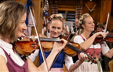 Wirtshausmusikanten beim Hirzinger