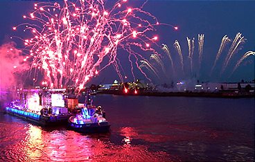 Hamburg feiert - der 836. Hafengeburtstag