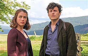 Die Fremde und das Dorf