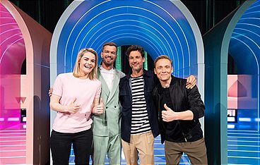 Wer stiehlt Matthias Schweighöfer die Show?