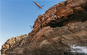 Adventure-Doku: Cliff Diving im australischen Outback