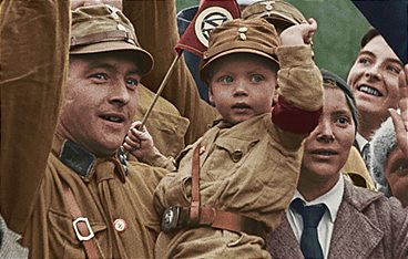 Hitlerjugend - Vom Sportplatz an die Front